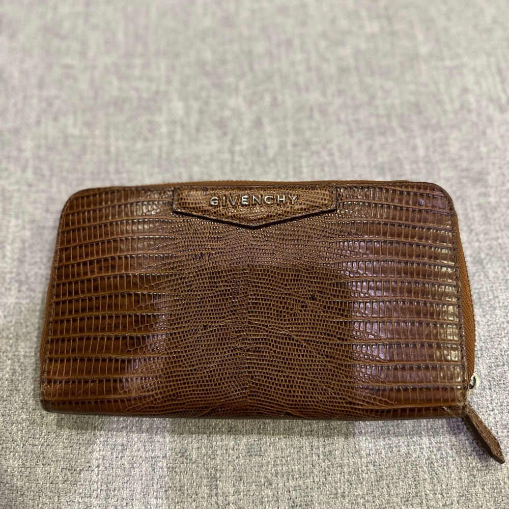 Authentic Givenchy Embossed Brown Leather Antigona Round Zipper Long Wallet